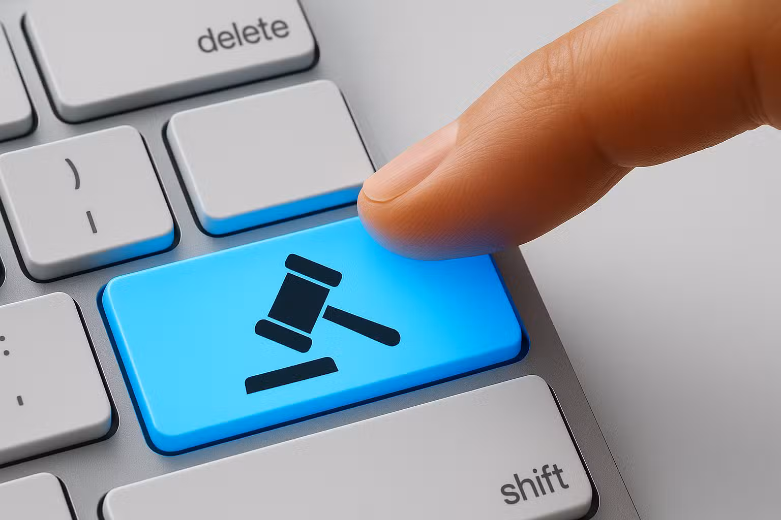 Riesgos en subastas online y judiciales: guía para pujar en subastas del BOE